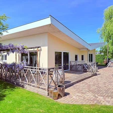 Spacious Comfort Villa Vera With Hottub Zeewolde Bagian luar foto