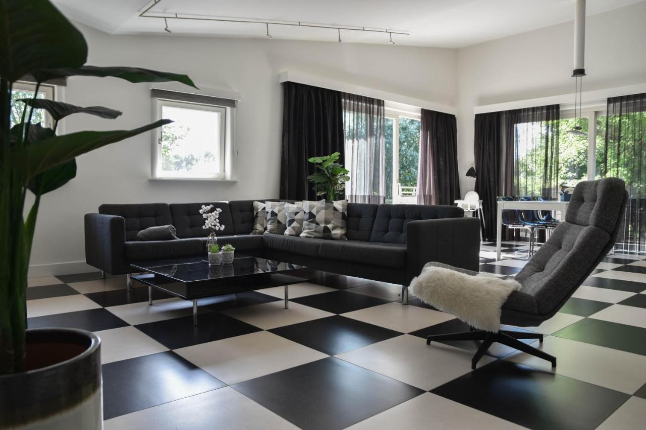 Spacious Comfort Villa Vera With Hottub Zeewolde Bagian luar foto