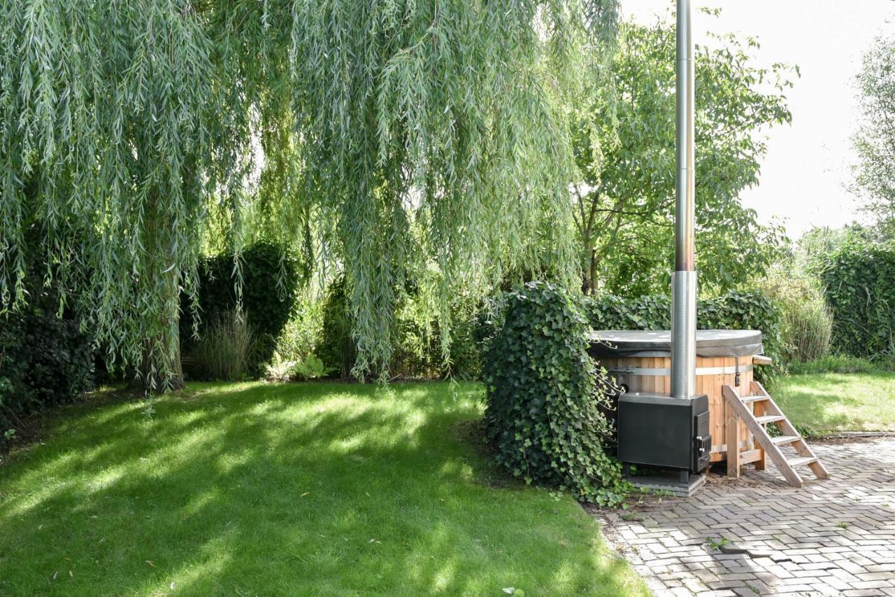 Spacious Comfort Villa Vera With Hottub Zeewolde Bagian luar foto