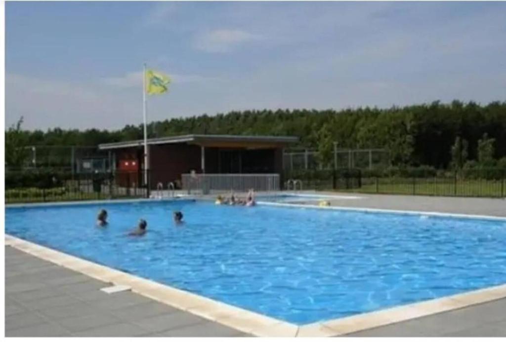 Spacious Comfort Villa Vera With Hottub Zeewolde Bagian luar foto